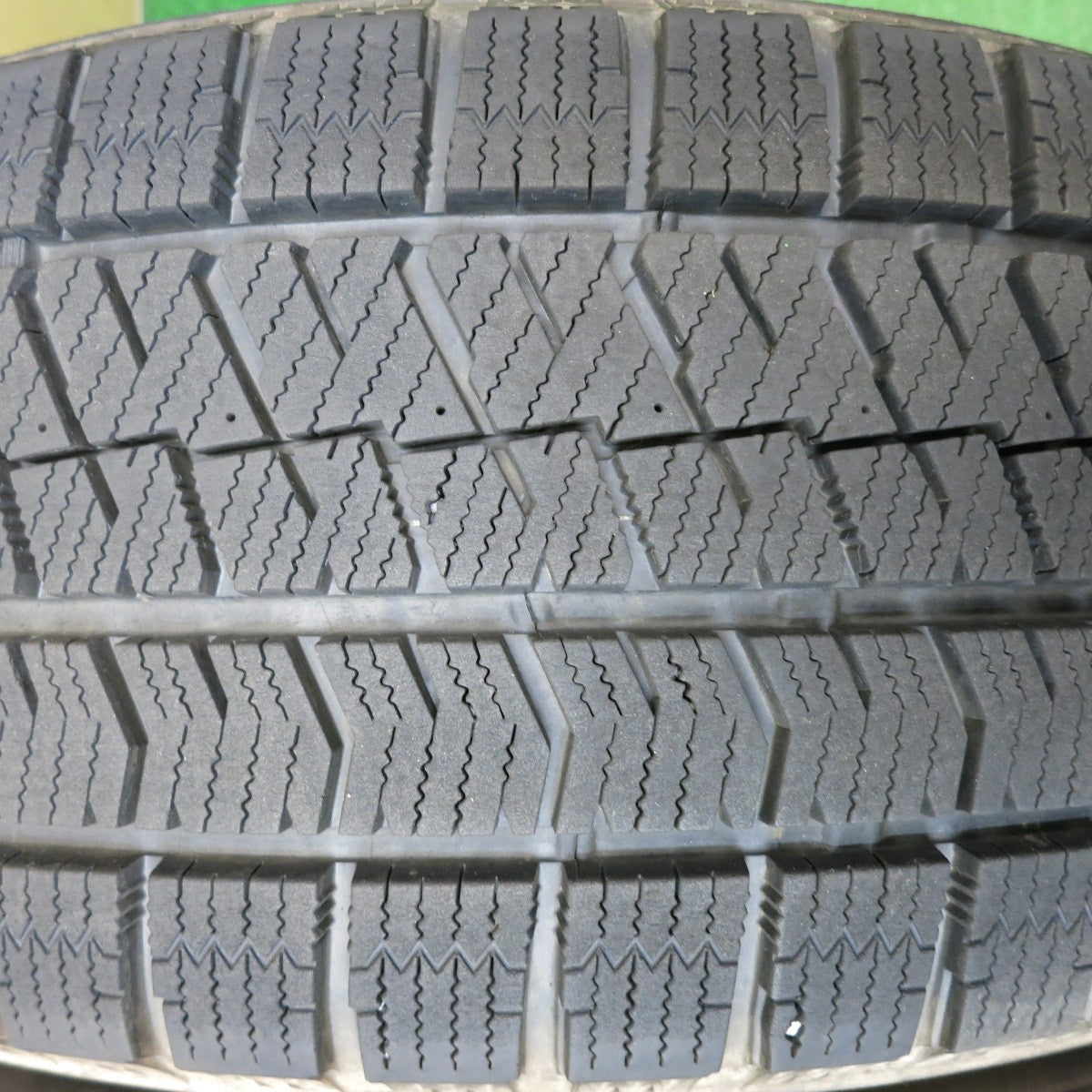 バリ溝！23年！キレイ！9.5分★スタッドレス 225/60R17 ブリヂストン ブリザック VRX2 JOKER ジョーカー 17インチ PCD114.3/5H★5060713HAス