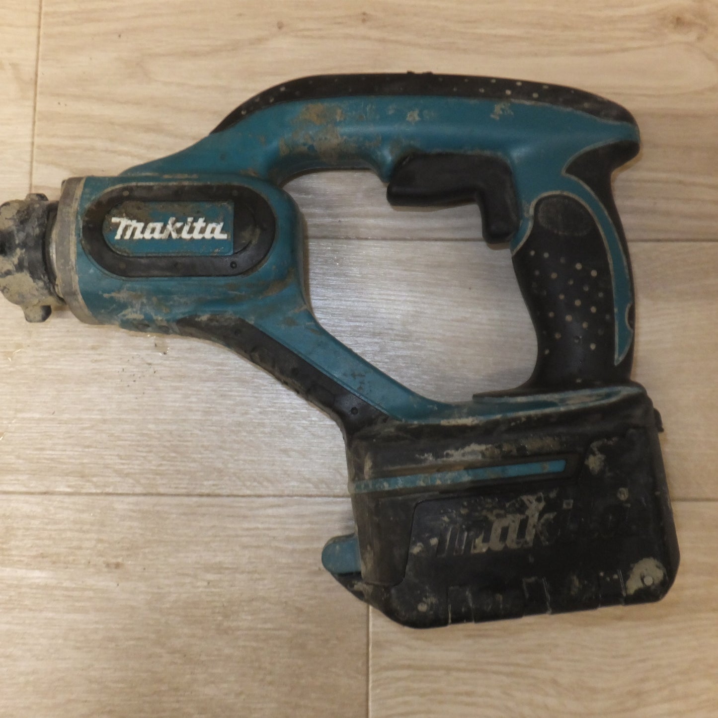 [送料無料] ★マキタ makita 充電式コンクリートバイブレータ VR350D 18V 本体のみ★
