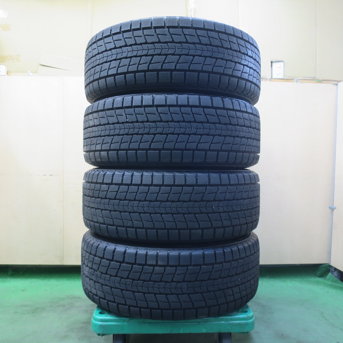 ほぼ未使用！24年！キレイ★トヨタ 150系 ランクル プラド 純正 265/55R19 スタッドレス ダンロップ ウインターマックス SJ8 SJ8+ 19インチ PCD139.7/6H★6051201イス