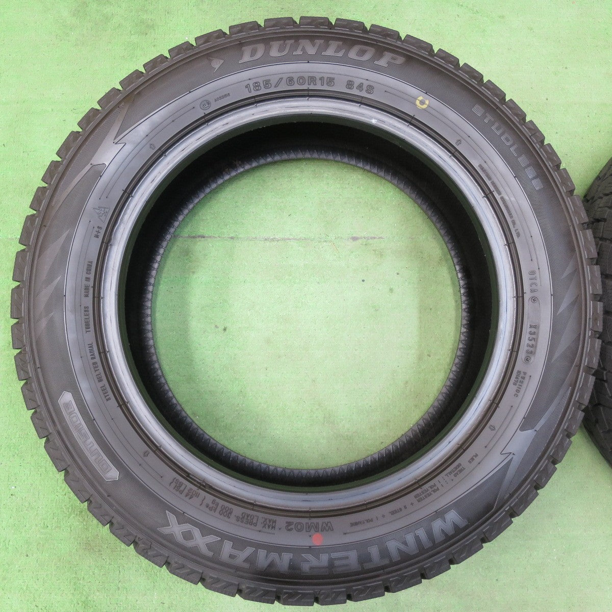 バリ溝！23年！ほぼ10分★スタッドレス 185/60R15 ダンロップ ウインターマックス WM02 タイヤ 15インチ アクア ヤリス ヴィッツ 等★5051004イスタ