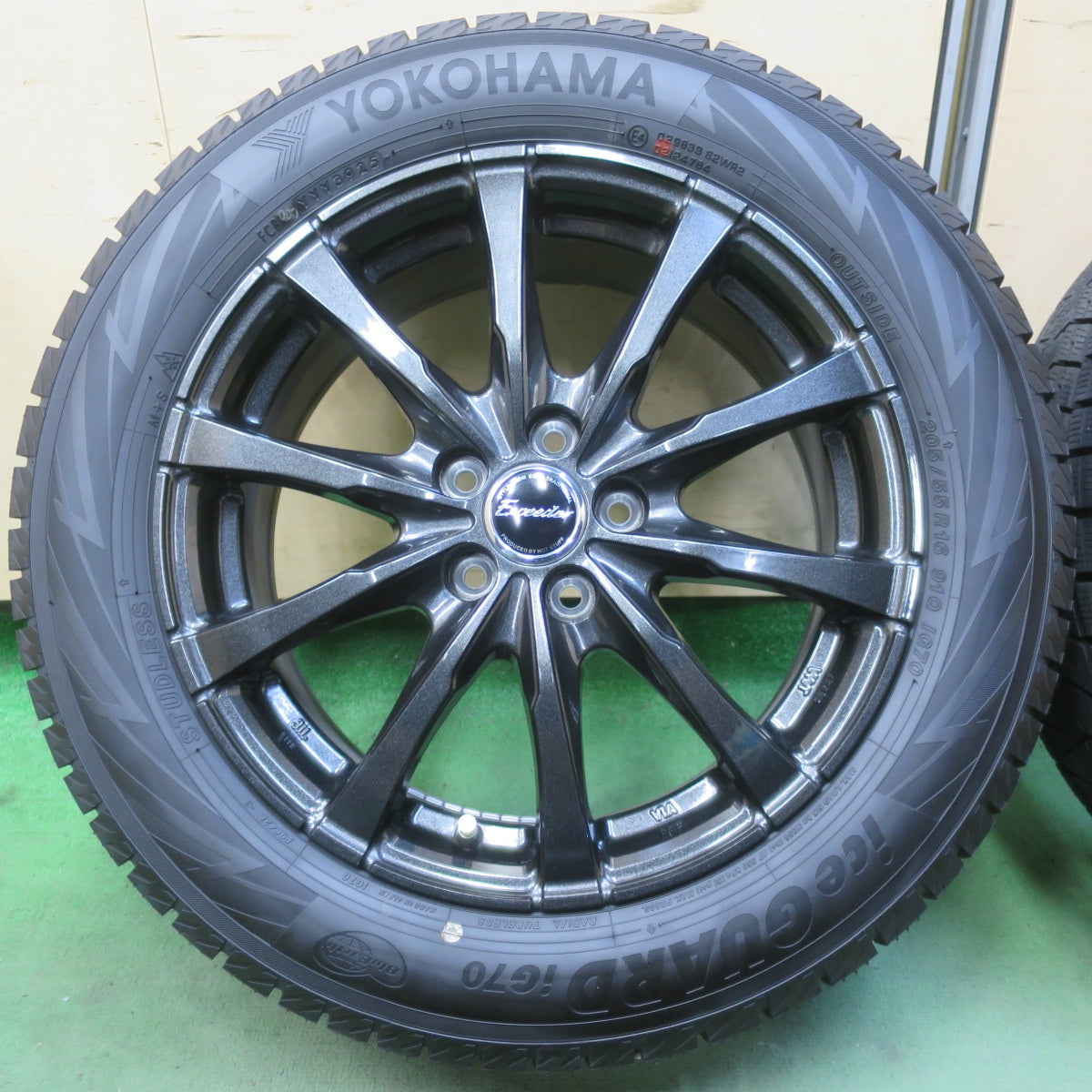 バリ溝！25年！美品！ほぼ10分◎86 BRZ 等 205/55R16 スタッドレス ヨコハマ アイスガード iG70 Exceeder エクシーダー 16インチ PCD100/5H◎6100605イス
