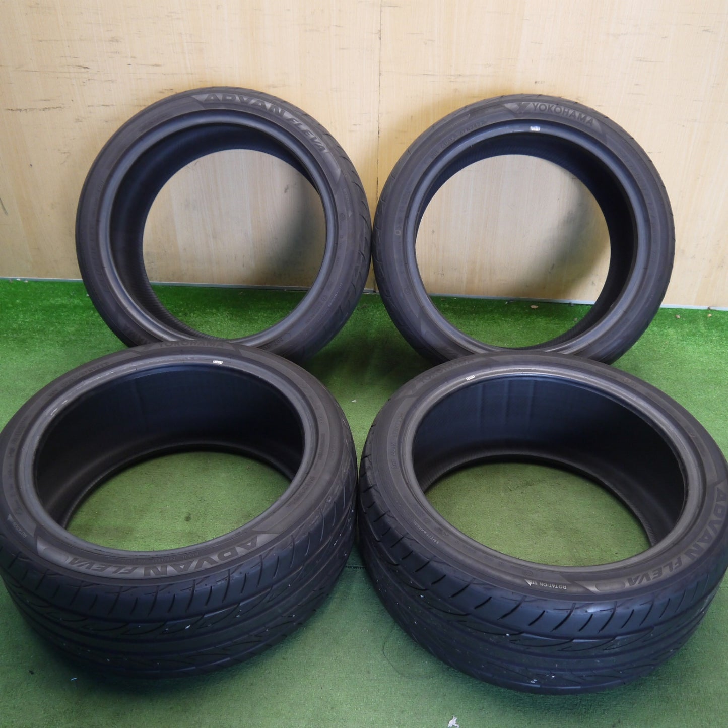 バリ溝！22年！9.5分★245/40R18 ヨコハマ アドバン FLEVA タイヤ 18インチ インプレッサ クラウン RX8 等★6060806Hノタ