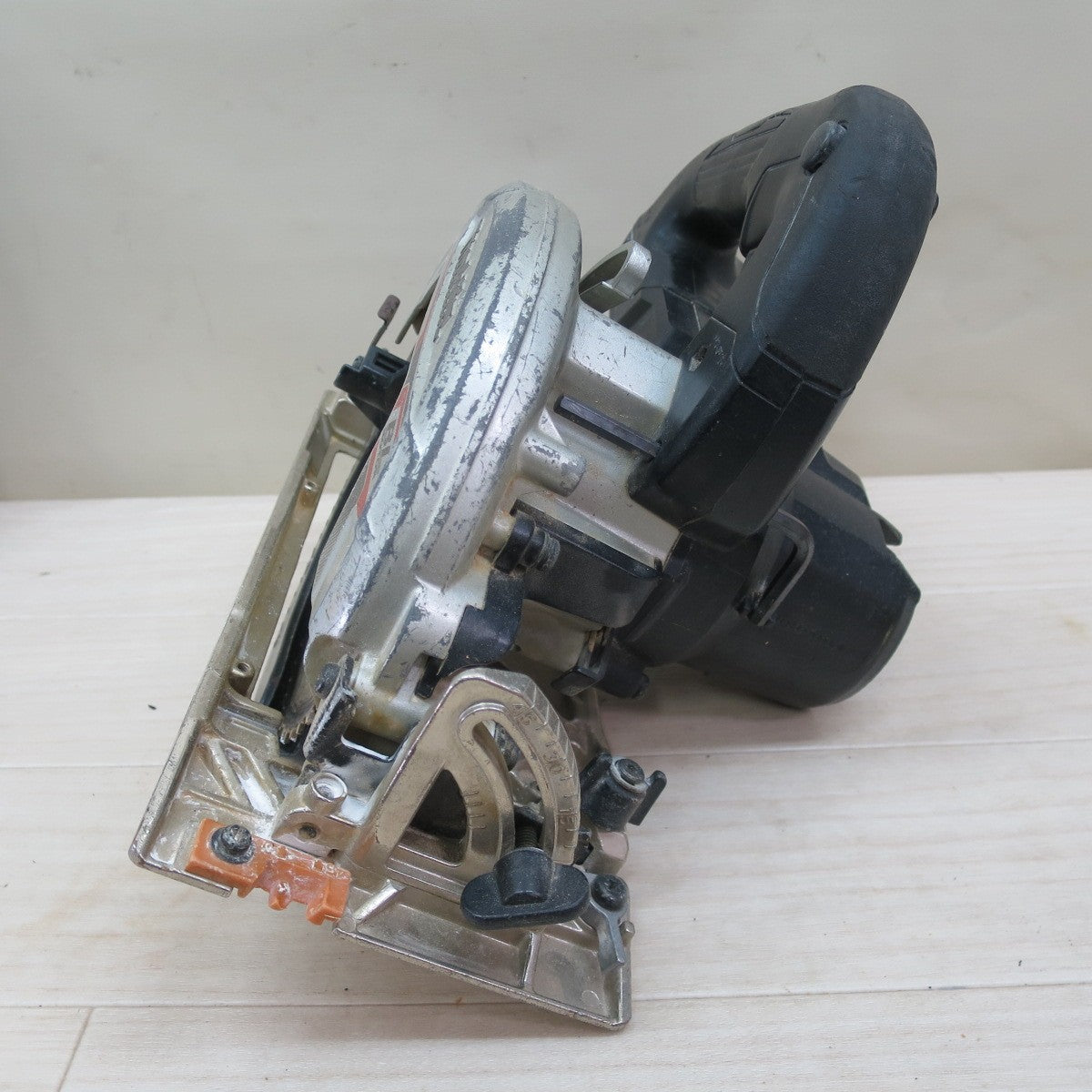 ☆マキタ 165mm 充電式 マルノコ HS631D 電動 工具 切断機 丸のこ 丸ノコ 丸鋸 木工用 コードレス makita 18V☆ [送料無料]