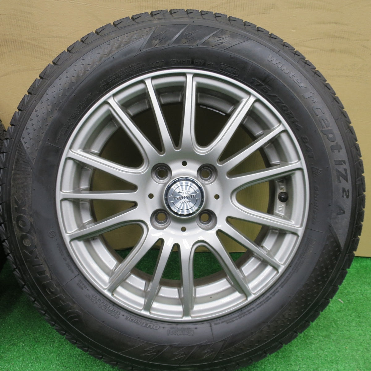 超バリ溝！24年！キレイ！ほぼ10分★スタッドレス 175/70R14 ハンコック ウインター アイセプト IZ2A ravrion selzer ラブリオン 14インチ PCD100/4H★5120503NKス
