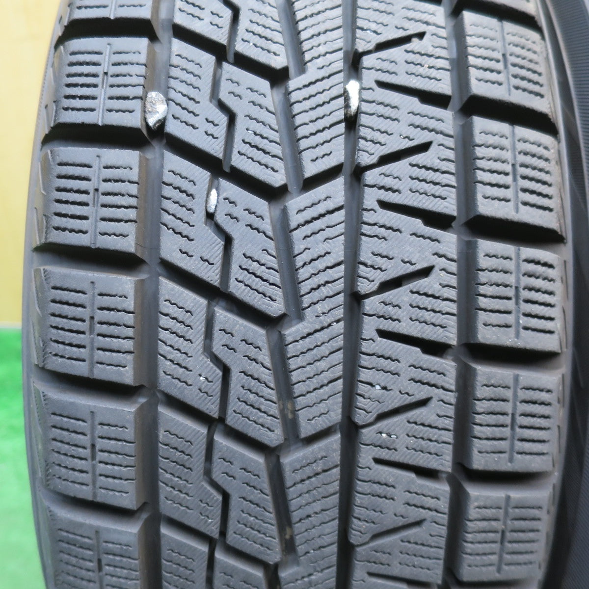 バリ溝！キレイ！9.5分以上★ラクティス 等 185/60R16 スタッドレス ヨコハマ アイスガード iG70 FEID フェイド 16インチ PCD100/5H★6032502NJス