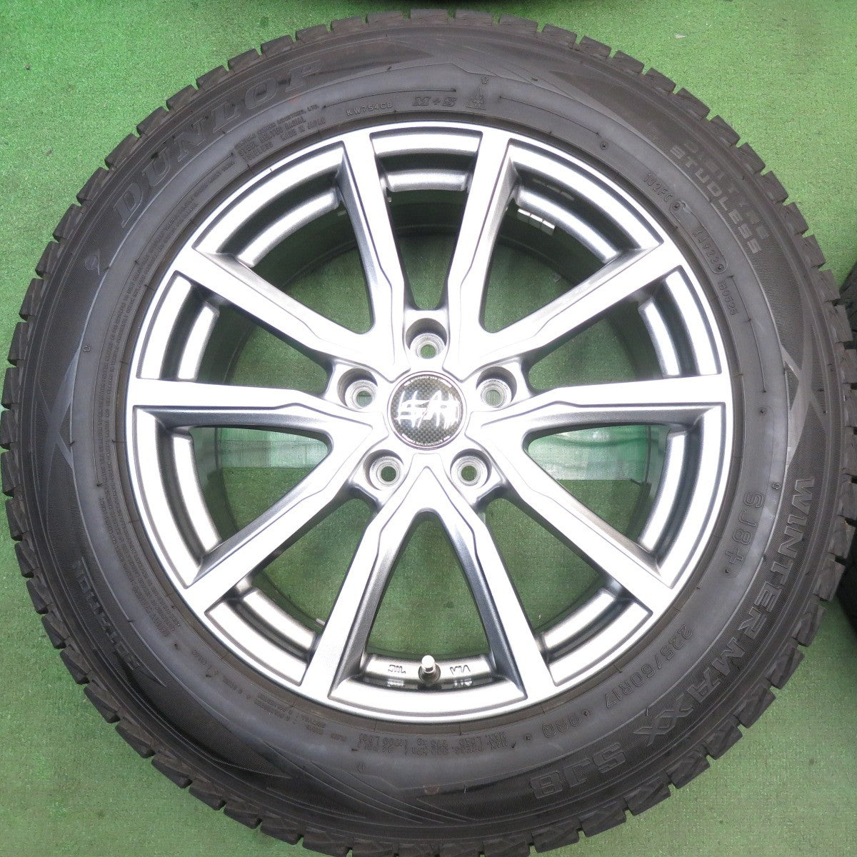 バリ溝！22年！キレイ！9.5分◎スタッドレス 225/60R17 ダンロップ ウインターマックス SJ8 SJ8+ STRANGER ストレンジャー 17インチ PCD114.3/5H◎6101108HAス