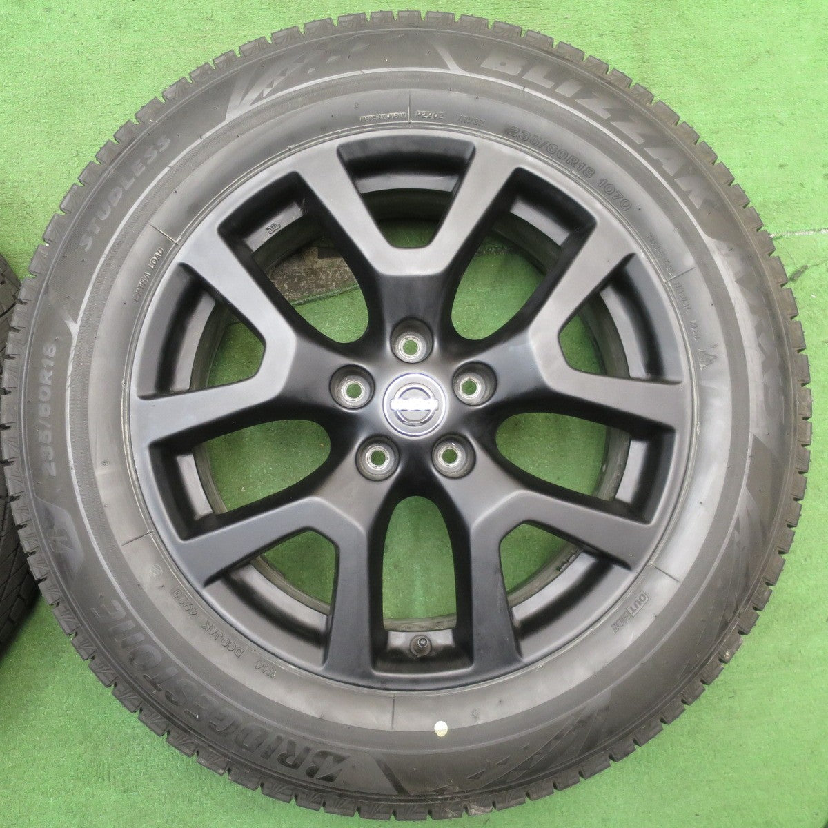 バリ溝！23年！キレイ！9.5分★日産 T31 エクストレイル 純正 235/60R18 スタッドレス ブリヂストン ブリザック VRX3 18インチ PCD114.3/5H★5062704NJス