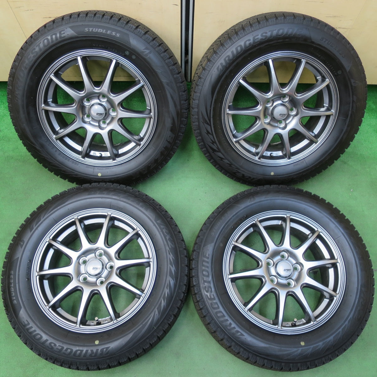 [送料無料] バリ溝！22年！キレイ！ほぼ10分★プリウス 等 195/65R15 スタッドレス ブリヂストン ブリザック VRX2 SPORT ABELIA スポルト アベリア 15インチ PCD100/5H★5013115イス