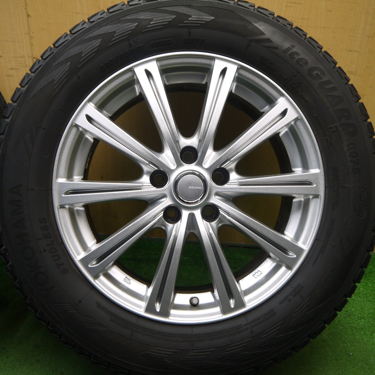 バリ溝！キレイ！8.5分★スタッドレス 225/65R17 ヨコハマ アイスガード G075 MiLLOUS ミルアス 17インチ PCD114.3/5H★5062303Hス