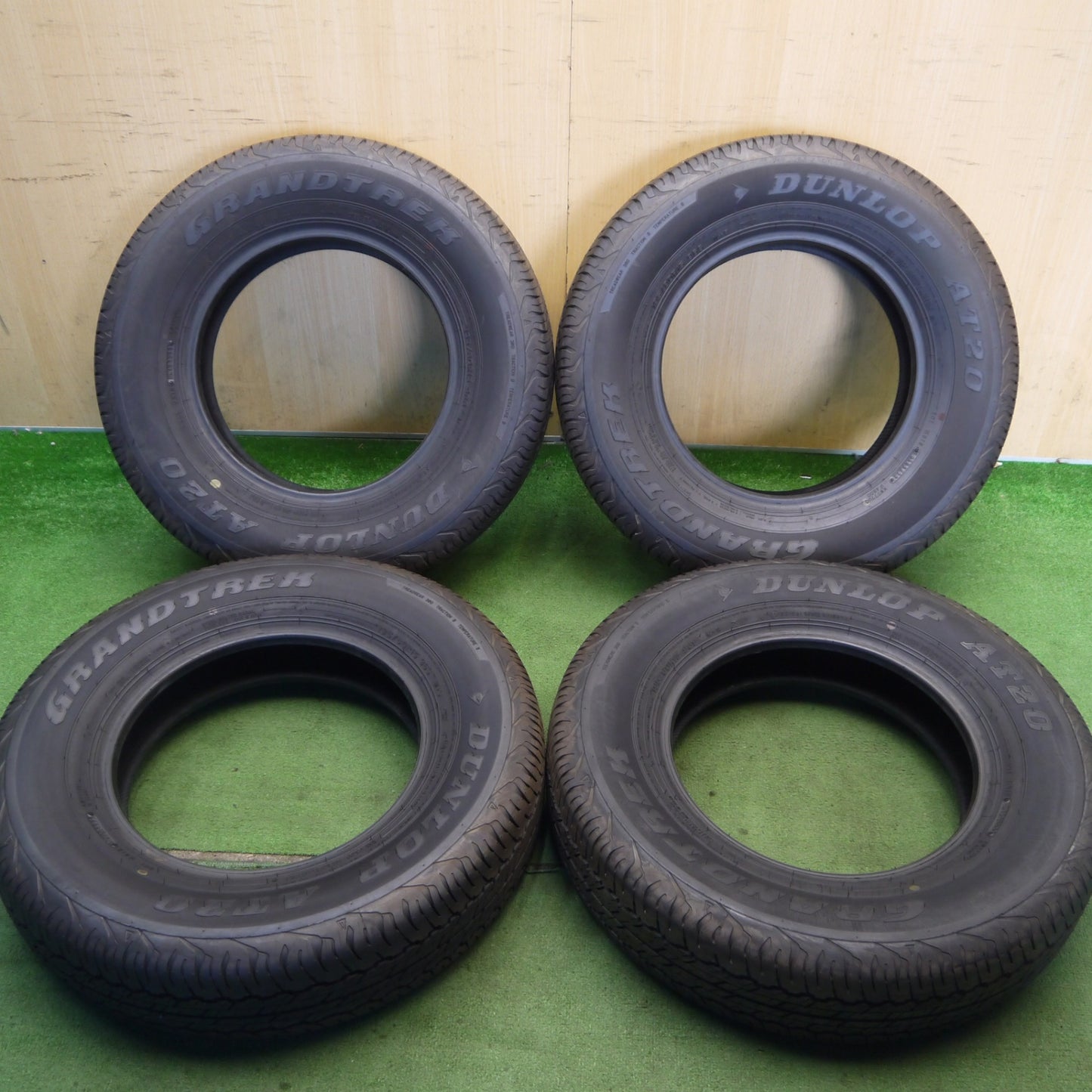 新車外し！22年★195/80R15 ダンロップ AT20 グラントレック タイヤ 15インチ ジムニーシエラ ジムニーノマド 等★6070703Hノタ
