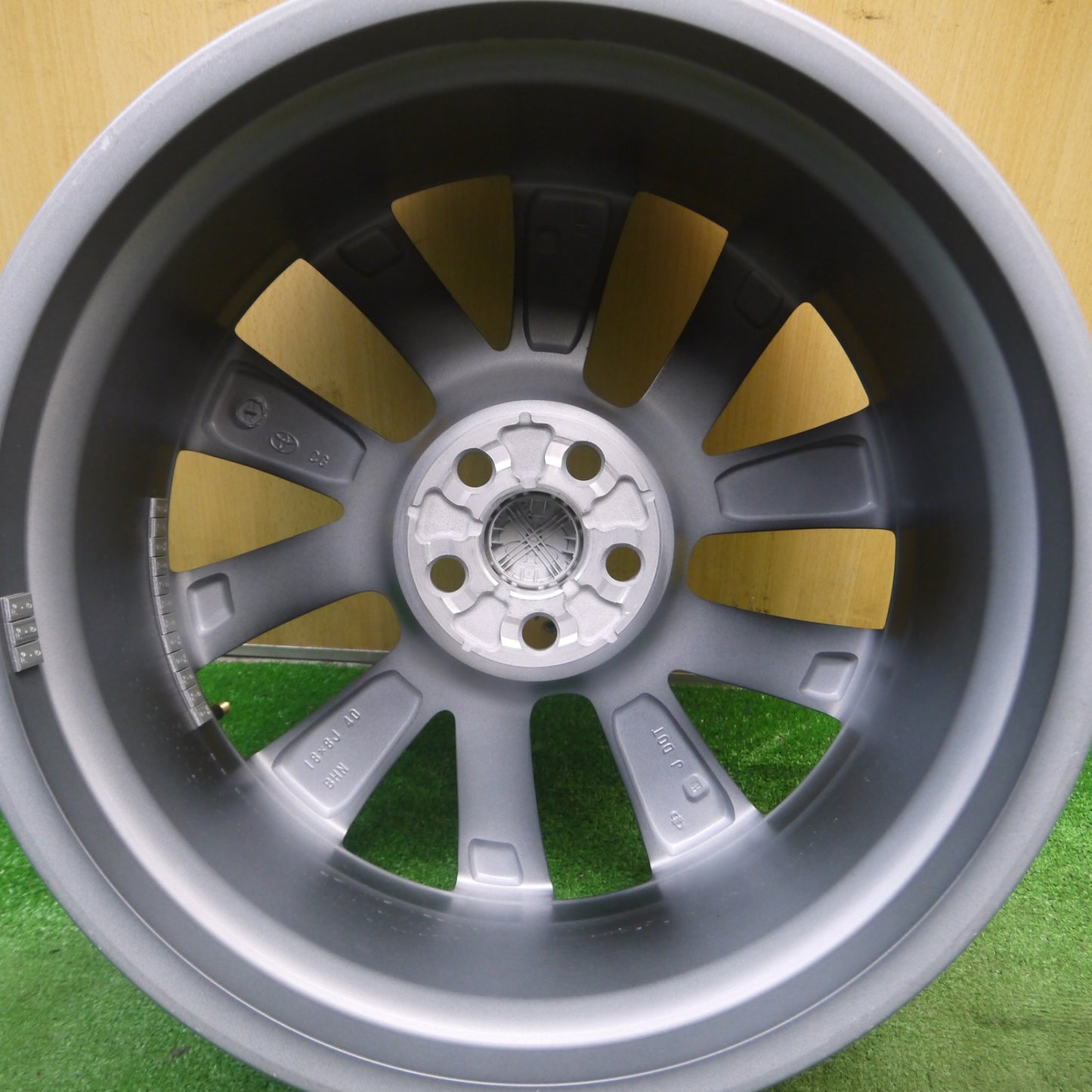 [送料無料] 新車外し！1本★トヨタ カローラ スポーツ GZ 純正 ホイール 18インチ 18×8J PCD100/5H★5022106Hホ