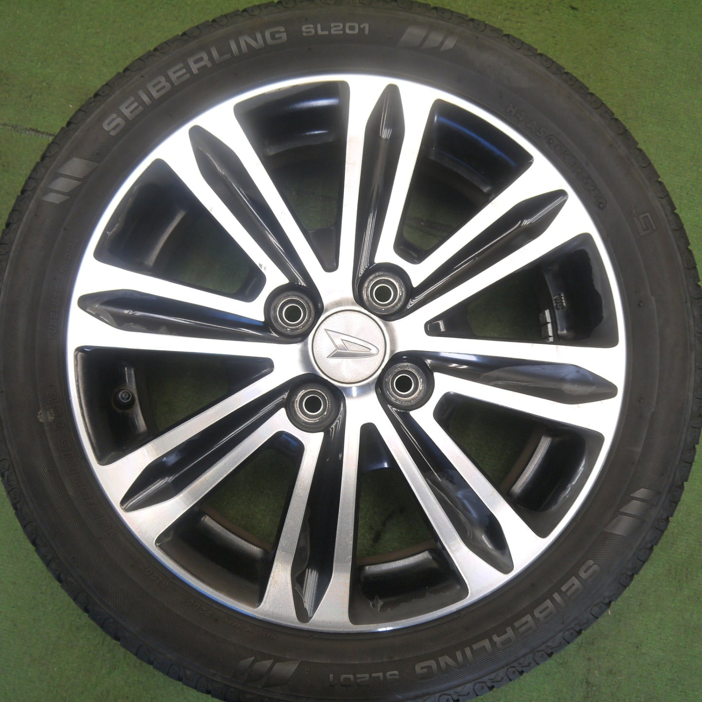 バリ溝！24年！8.5分★ダイハツ タント カスタム 純正 165/55R15 セイバーリング SL201 15インチ PCD100/4H★6052702Hノ