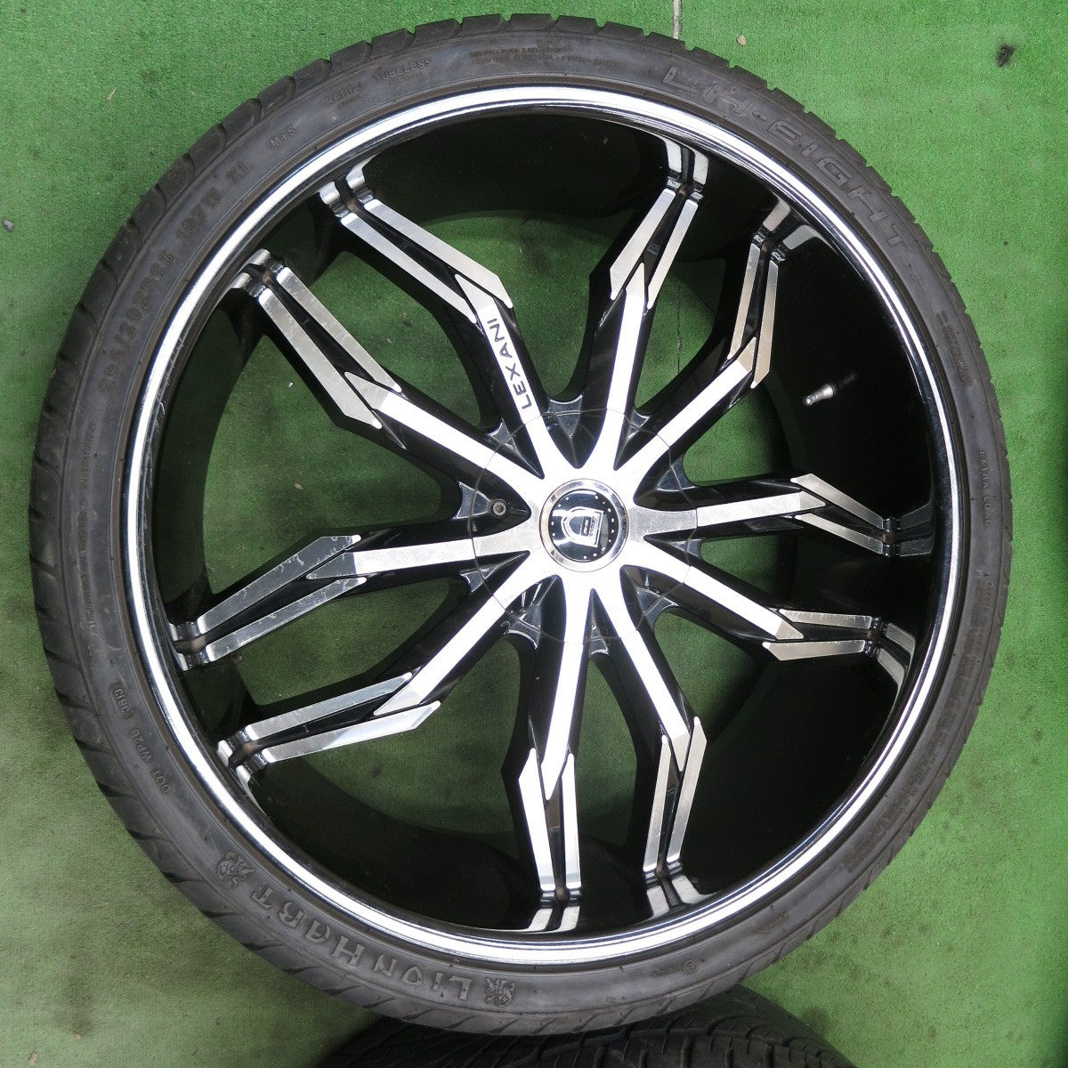 バリ溝！9.5分★LEXANI DW657 295/30R26 ライオンハート LH-TEN レクサーニ 26インチ PCD139.7/5H★5082301ナノ