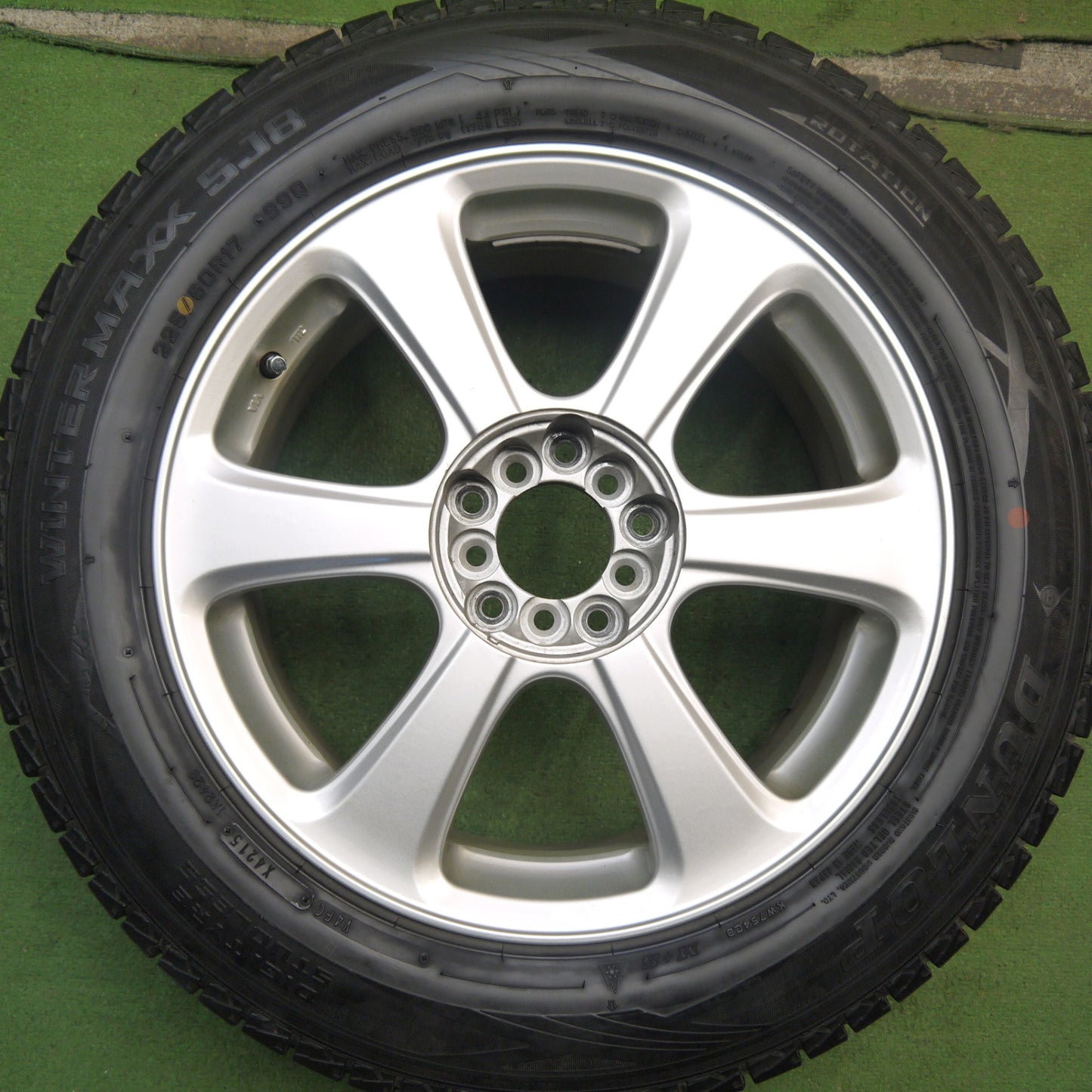 バリ溝！キレイ！9分★スタッドレス 225/60R17 ダンロップ ウインターマックス SJ8 社外 アルミ 17インチ PCD100 114.3/5H マルチ★5071506Hス