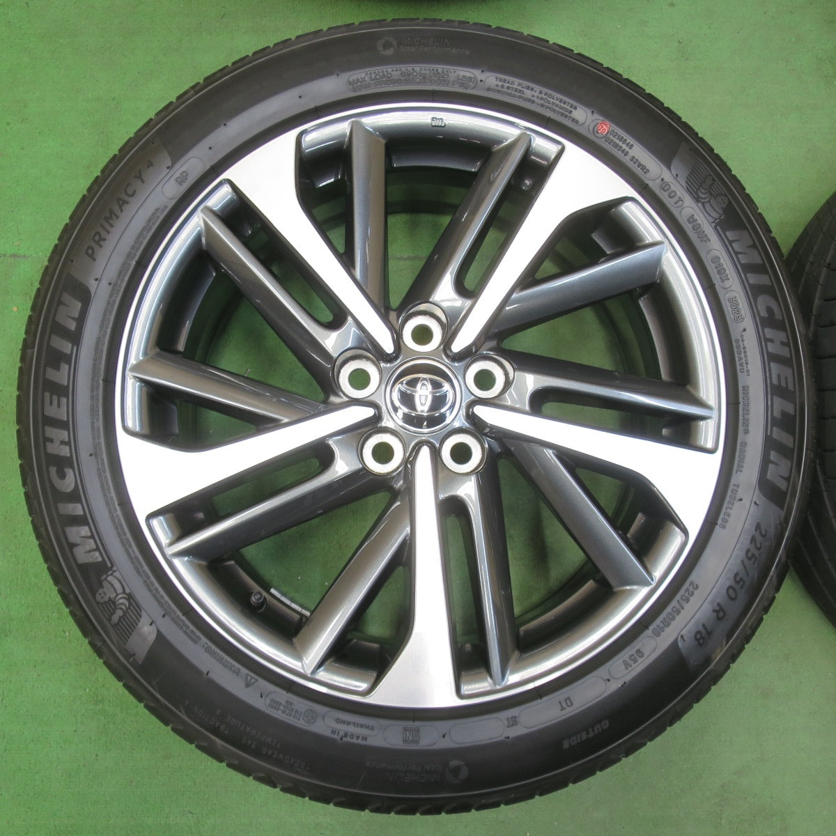新車外し！23年★トヨタ カローラ クロス Z 純正 225/50R18 ミシュラン プライマシー4 18インチ PCD114.3/5H★5042905イノ