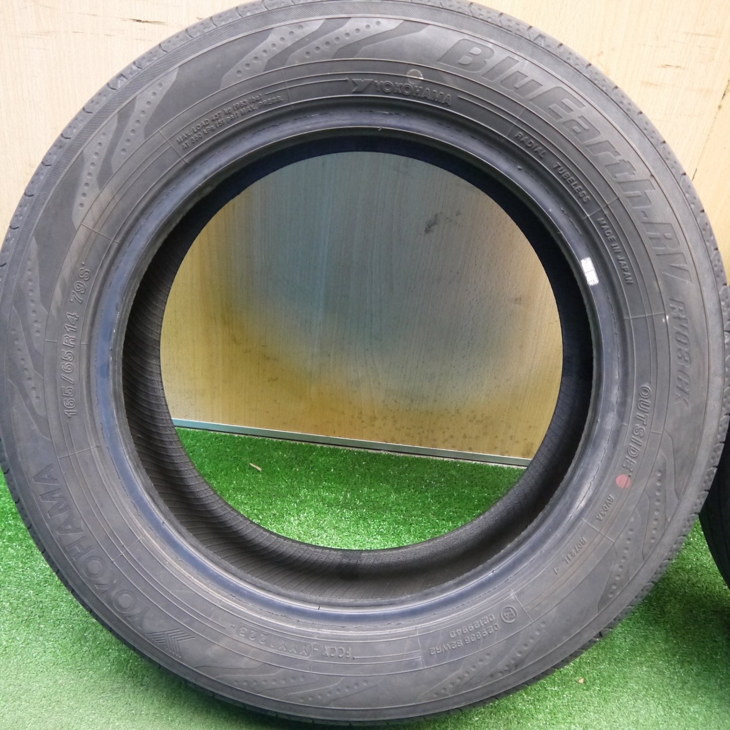 バリ溝！23年！8.5分！2本★165/65R14 ヨコハマ BluEarth-RV RV03 CK ブルーアース 14インチ タイヤ タンク ルーミー ハスラー ソリオ デリカ D:2 等★6031702Hノタ