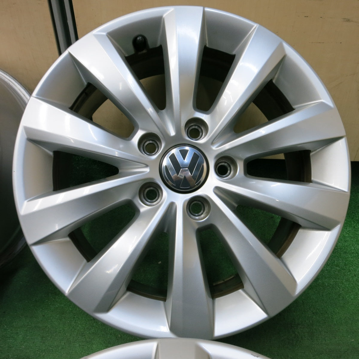 *送料無料* キレイ★VW ワーゲン ザ・ビートル 純正 ホイール 16インチ 16×6.5J PCD112/5H★4080701SYホ