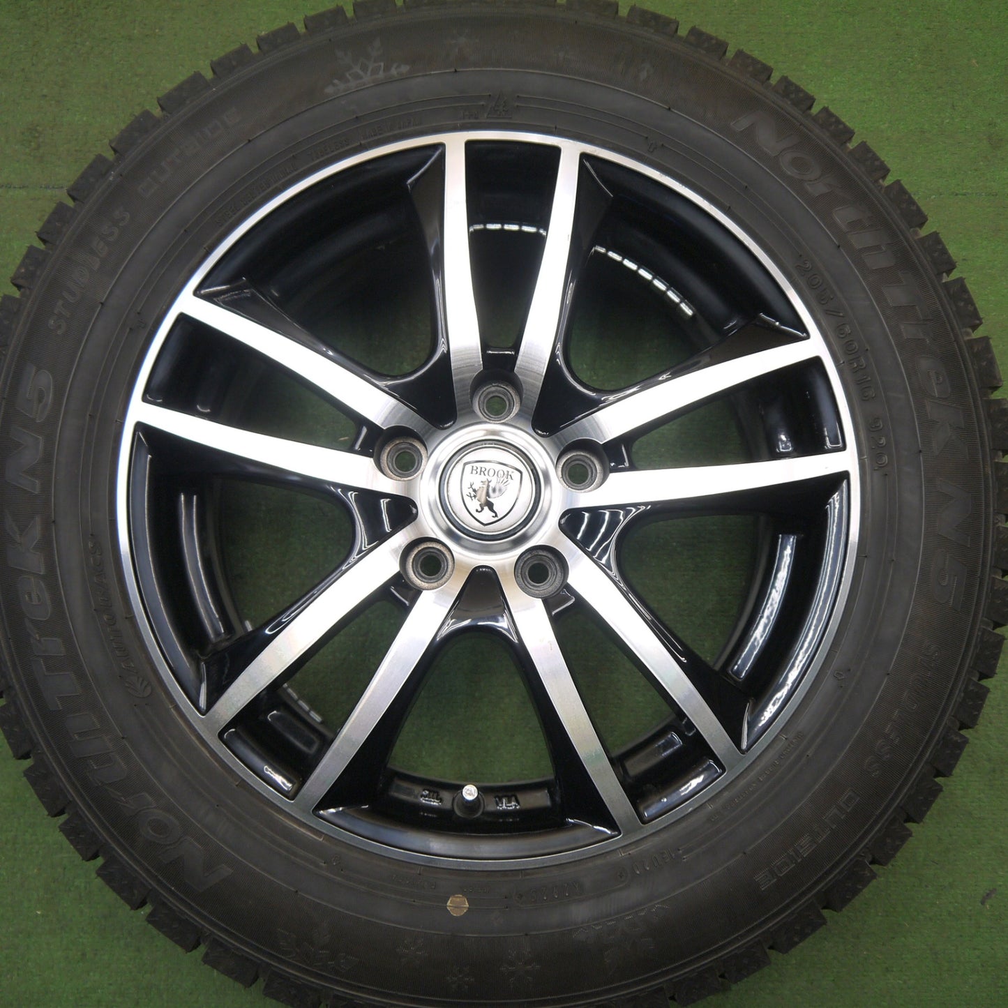 超バリ溝！25年！ほぼ10分★スタッドレス 205/60R16 オートバックス ノーストレック N5 BROOK ブルック 16インチ PCD114.3/5H★6031805Hス