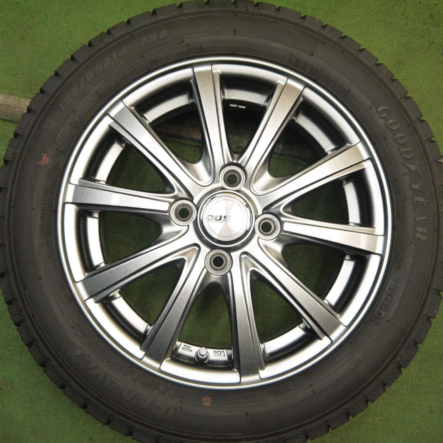超バリ溝！23年！キレイ！9.5分以上★スタッドレス 155/65R14 グッドイヤー アイスナビ7 D.O.S. DOS 14インチ PCD100/4H★5080403Hス