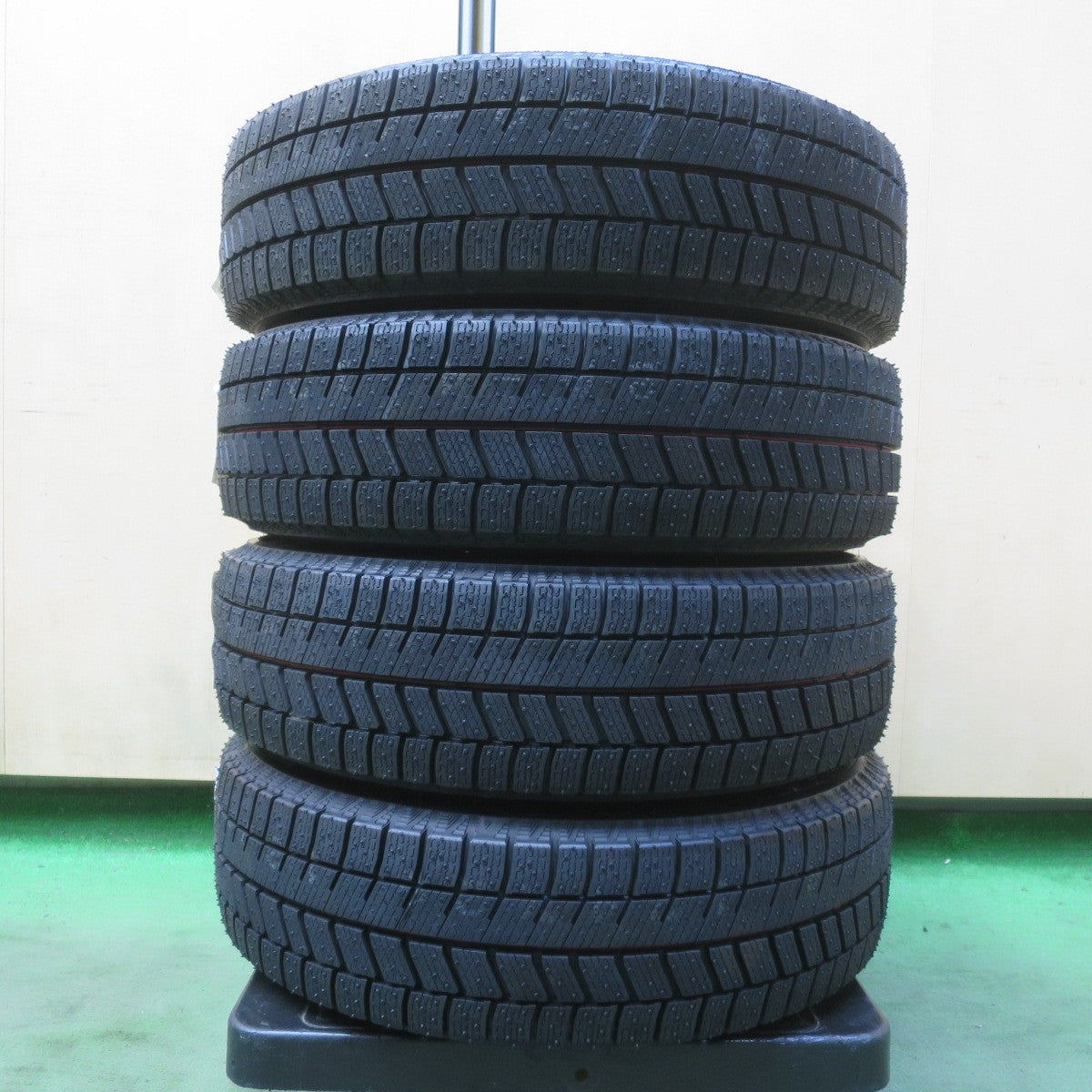 未使用！25年◎スタッドレス 155/65R14 ブリヂストン ブリザック WZ-1 Zart S18 社外 アルミ 14インチ PCD100/4H◎6091105イス