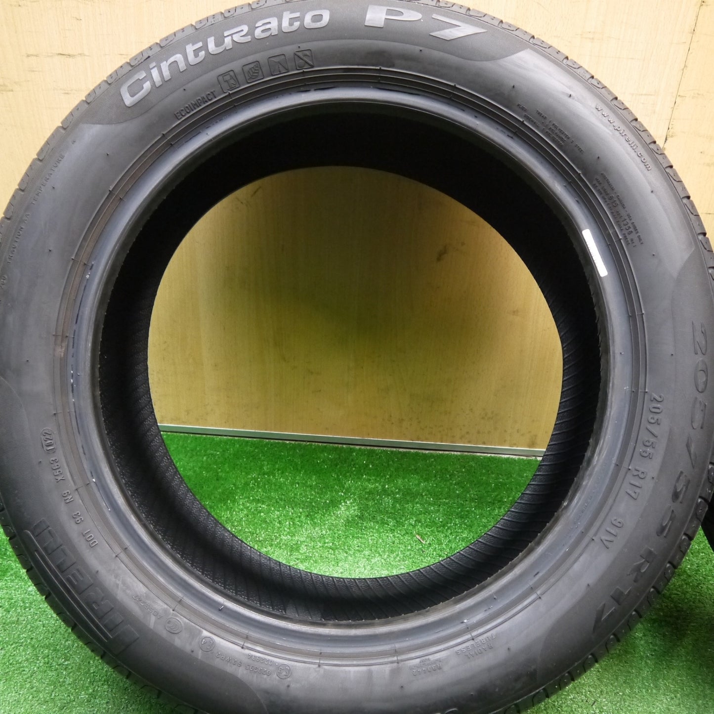 バリ溝！22年！9.5分★205/55R17 ピレリ Cinturato P7 タイヤ 17インチ ノア ヴォクシー ステップワゴン 等★5121508Hノタ