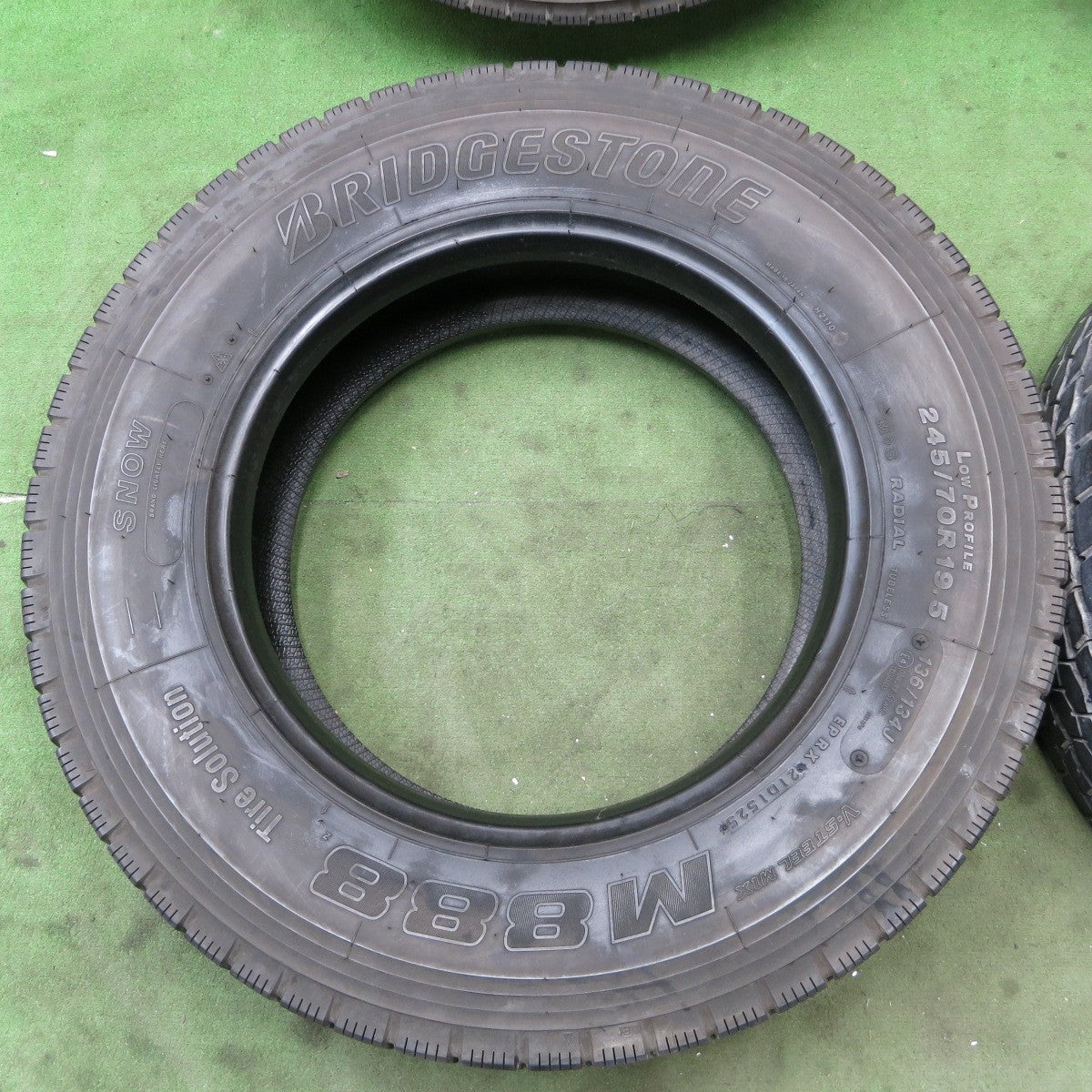 バリ溝！25年！9分★トラック バス タイヤ 245/70R19.5 136/134J ブリヂストン M888 ミックス オールシーズン 19.5インチ★5122901ナスタ