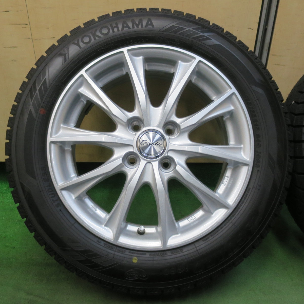 ほぼ未使用！23年！キレイ★スタッドレス 175/65R15 ヨコハマ アイスガード iG60 Exceeder エクシーダー 15インチ PCD100/4H★5111812イス