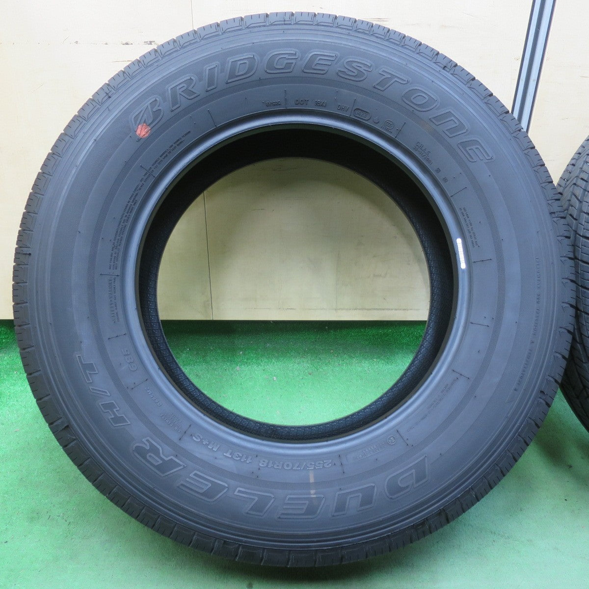 バリ溝！23年！9.5分★255/70R18 ブリヂストン デューラー H/T 685 タイヤ 18インチ ジープ ラングラー 等★5051002イノタ