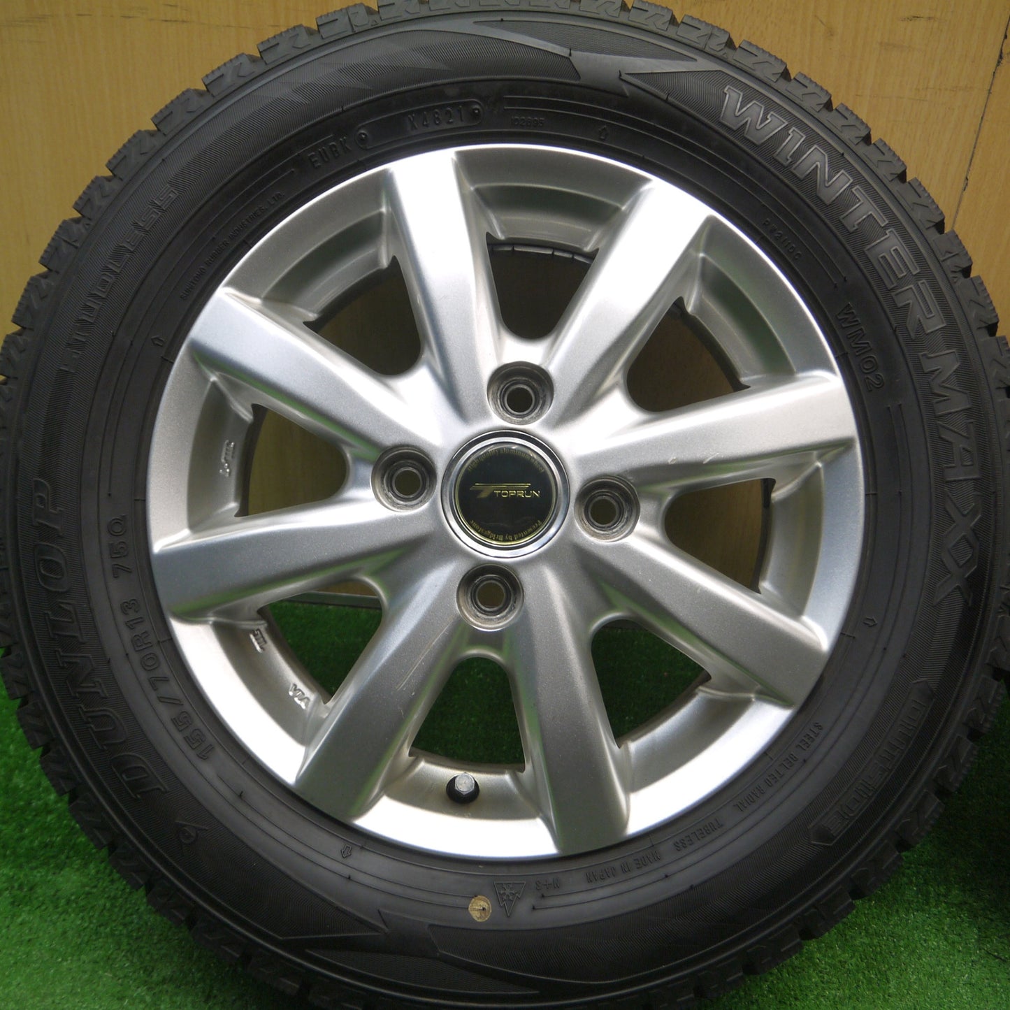 [送料無料] バリ溝！21年！9.5分以上★スタッドレス 155/70R13 ダンロップ ウインターマックス WM02 TOPRUN トップラン 13インチ PCD100/4H★4121705Hス