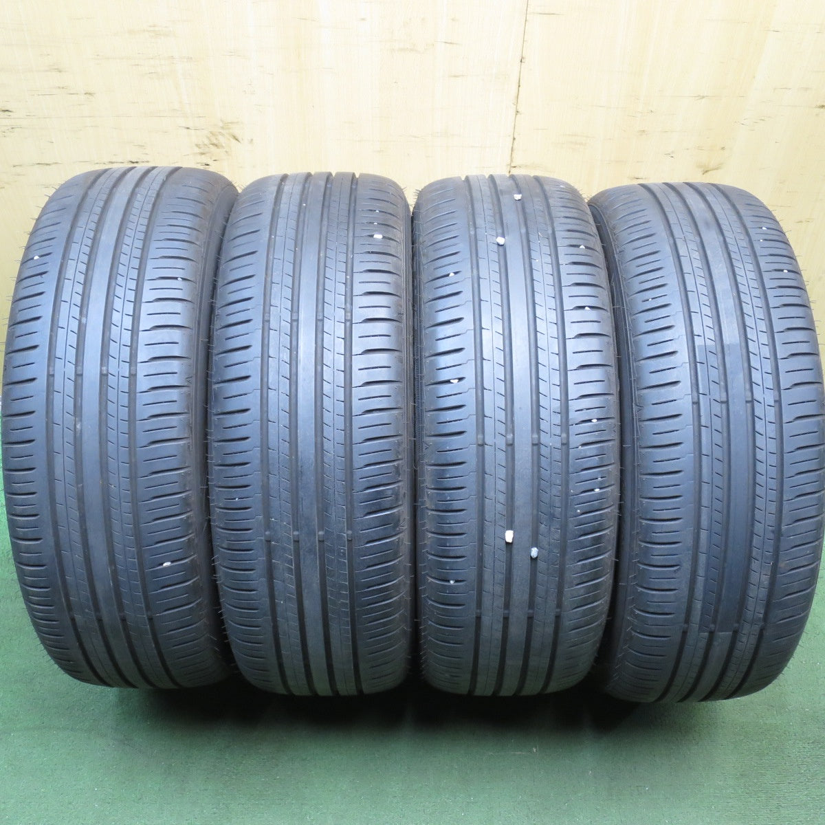 *送料無料* バリ溝！21年！キレイ！9.5分★トヨタ ヤリスクロス 純正 215/50R18 ダンロップ エナセーブ EC300+ 18インチ PCD114.3/5H★4041603クノ