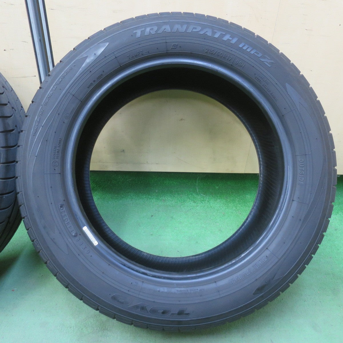 バリ溝！9.5分！2本★215/60R17 トーヨー トランパス MPZ タイヤ 17インチ C-HR アルファード ヴェルファイア 等★6042805イノタ