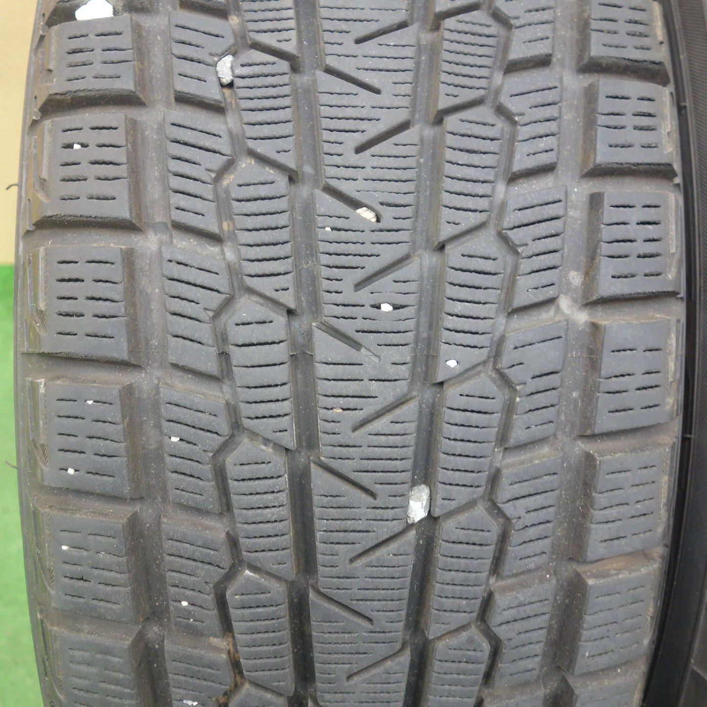 バリ溝！22年！キレイ！9分★フォレスター 等 225/60R17 スタッドレス ヨコハマ アイスガード G075 VELVA ヴェルヴァ 17インチ PCD100/5H★6041303KTス