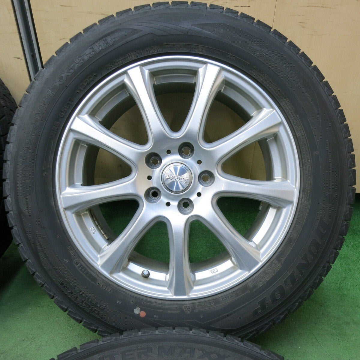 バリ溝！9.5分★スタッドレス 225/65R17 ダンロップ ウインターマックス SJ8 DUFACT デュファクト 17インチ PCD114.3/5H★5032509SYス