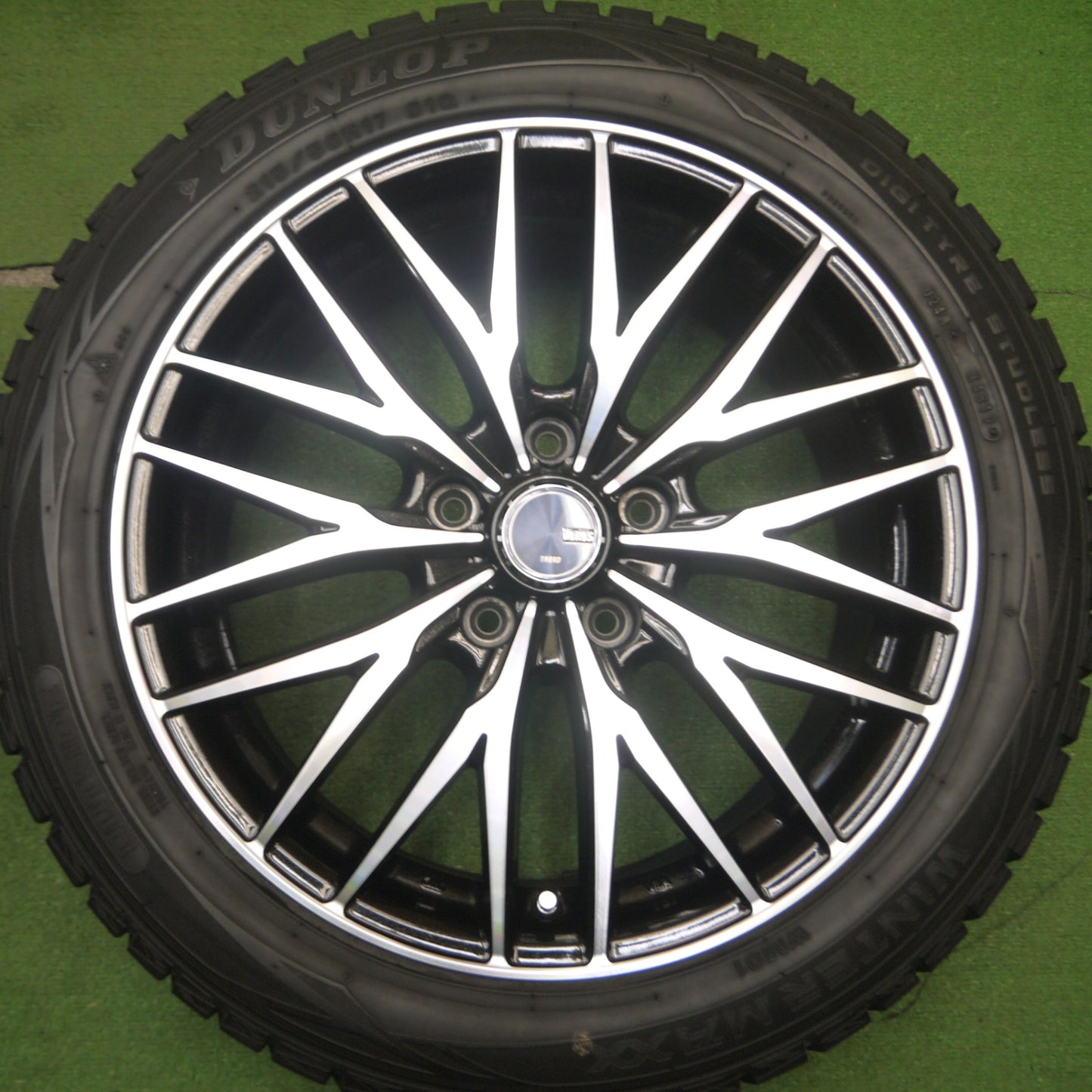 [送料無料] バリ溝！キレイ！8.5分★スタッドレス 215/50R17 ダンロップ ウインターマックス WM01 VENES TREAD FS01 17インチ PCD114.3/5H★5030507Hス