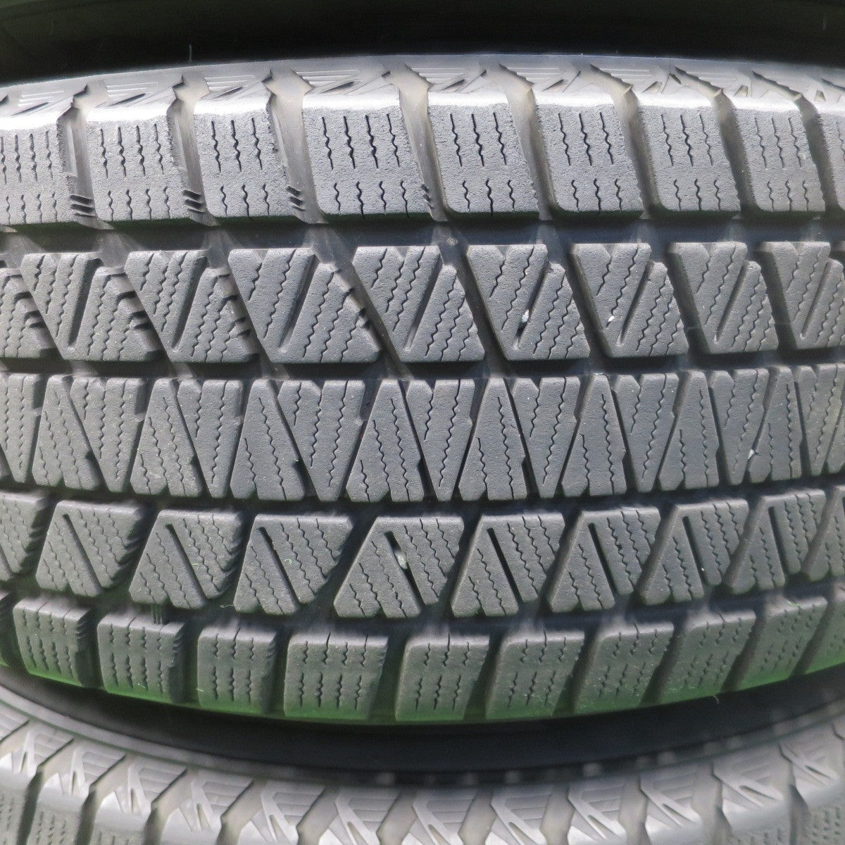 バリ溝！22年！キレイ！9分★スタッドレス 235/65R18 ブリヂストン ブリザック DM-V3 LF SPORT LFスポーツ 18インチ PCD114.3/5H★5121902NKス