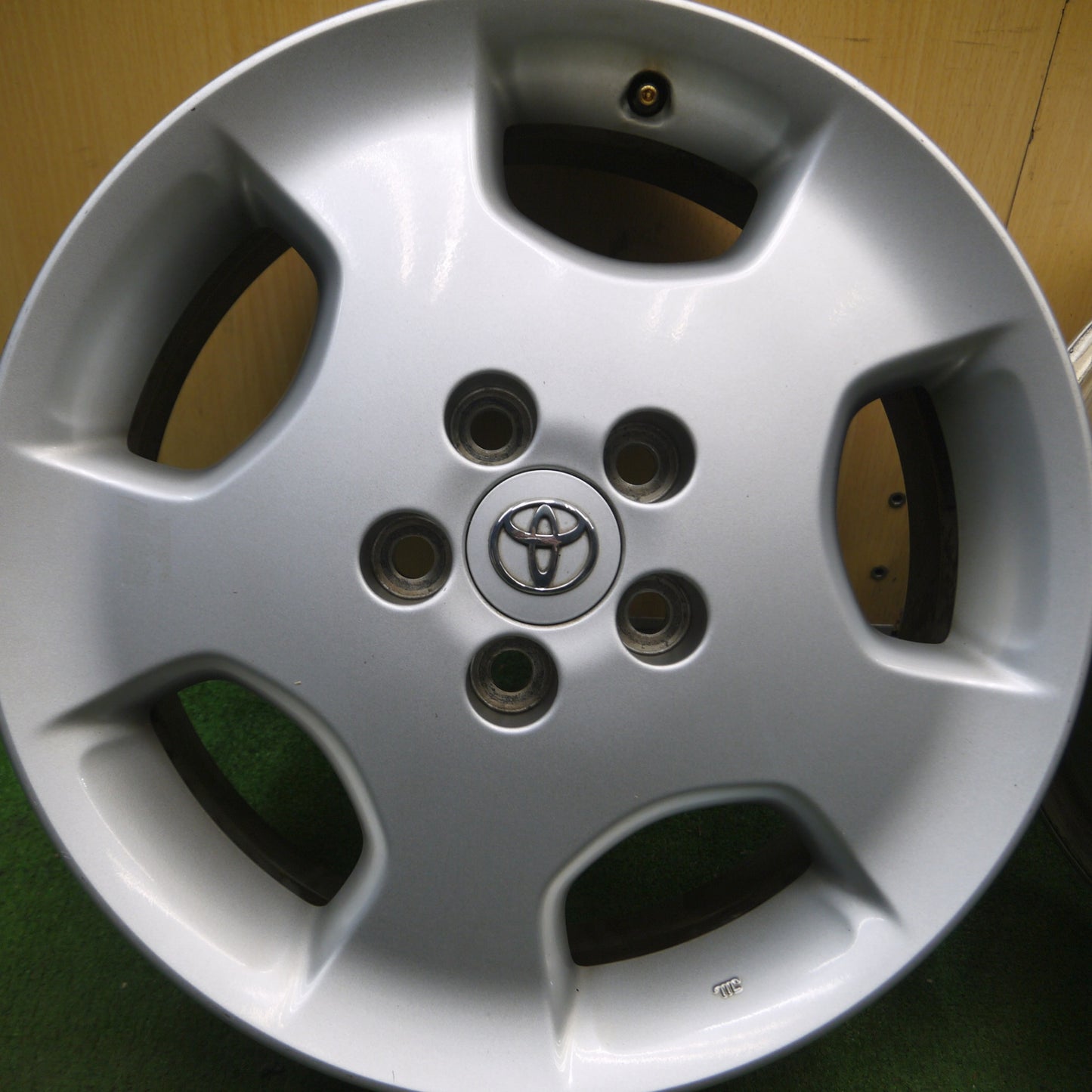 *送料無料* 4本価格★トヨタ クルーガー 純正 ホイール 17インチ 17×6.5JJ PCD114.3/5H★4051506Hホ