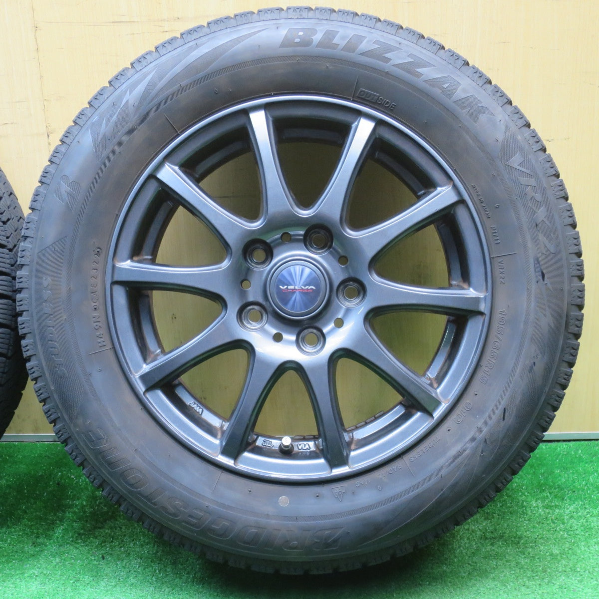 バリ溝！22年！8.5分★スタッドレス 195/65R15 ブリヂストン ブリザック VRX2 VELVA CHARGE ヴェルヴァ チャージ 15インチ PCD114.3/5H★5111005NJス