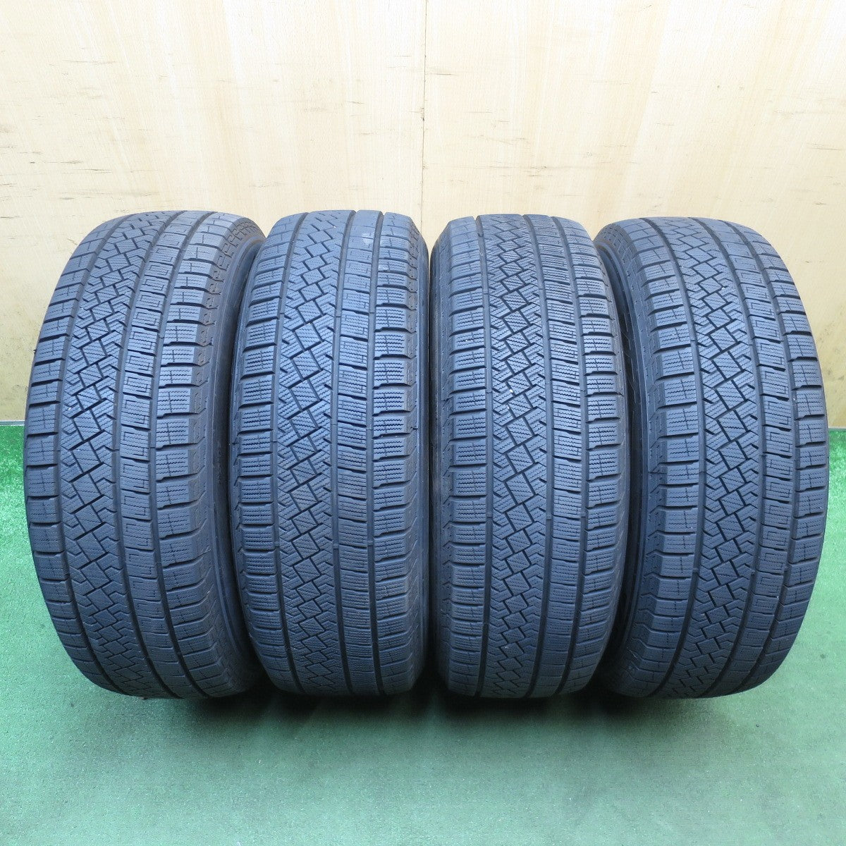 バリ溝！24年！9.5分以上◎スタッドレス 215/65R16 ピレリ アイスゼロ アシンメトリコ D.O.S. GaviaLⅡ DOS 16インチ PCD114.3/5H◎6100901NJス