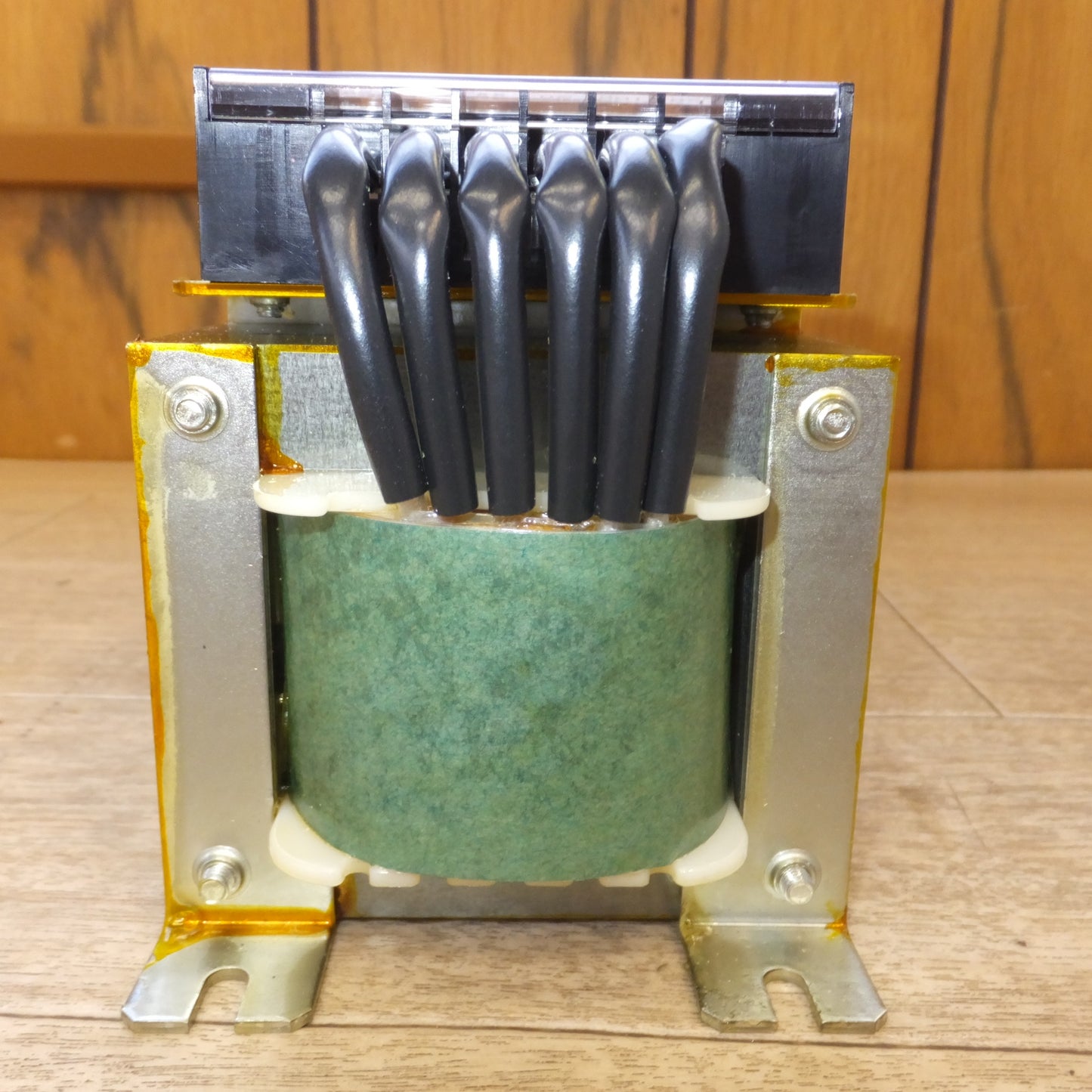 [送料無料] 未使用★中央電機 CEC 単相乾式変圧器 ETシリーズ ET-3　100VA 50/60Hz　TRANSFORMER★