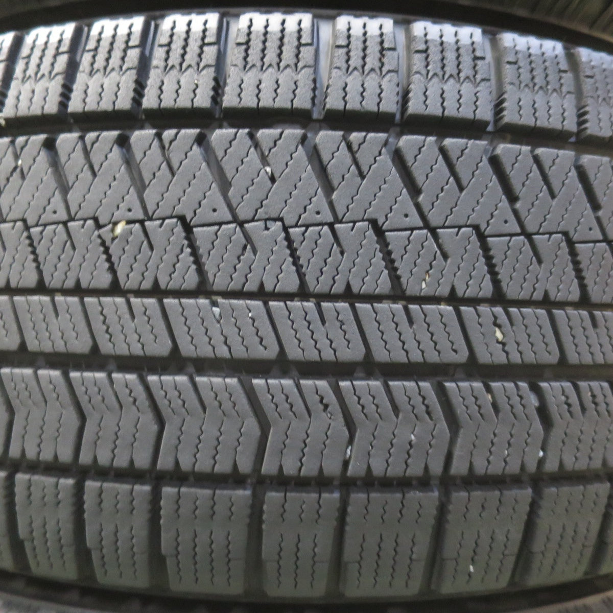 バリ溝！キレイ！9分◎スタッドレス 225/50R16 ブリヂストン ブリザック VRX2 SCHNEIDER MiD シュナイダー 18インチ PCD114.3/5H◎6081213イス