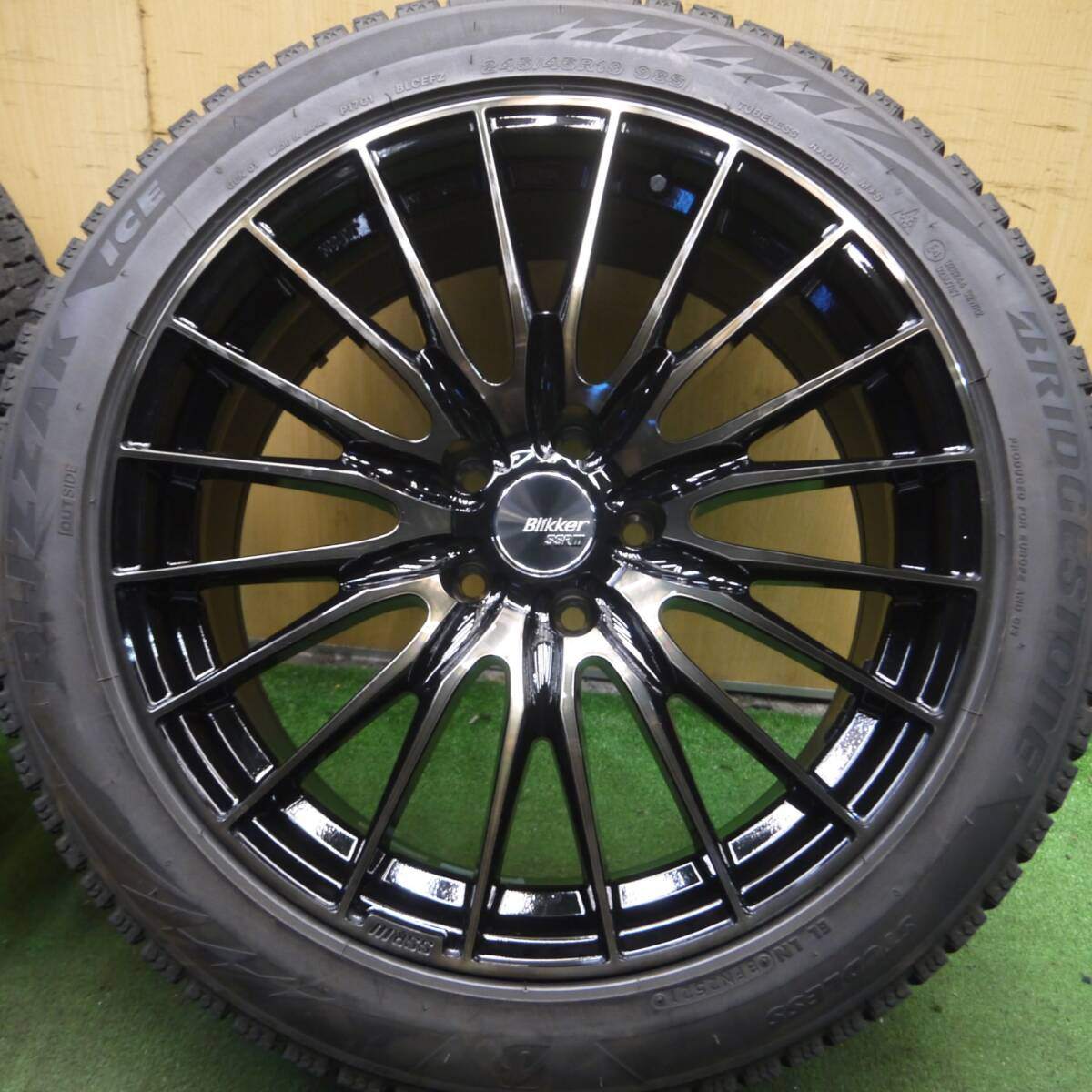 バリ溝！21年！綺麗！9.5分★Blikker SSRⅢ 245/45R19 スタッドレス ブリヂストン ブリザック アイス PCD114.3/5H★4031911Hス