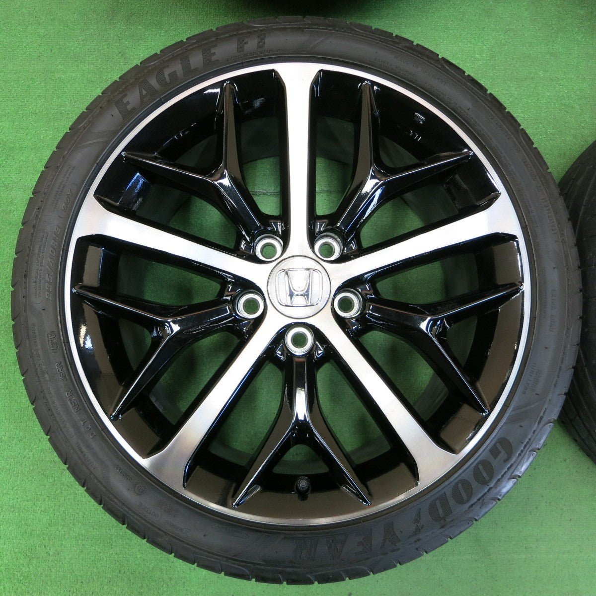 *送料無料* バリ溝！20年！キレイ！9.5分★ホンダ FK7 シビック 純正 235/40R18 グッドイヤー イーグル F1 18インチ PCD114.3/5H★4051406イノ