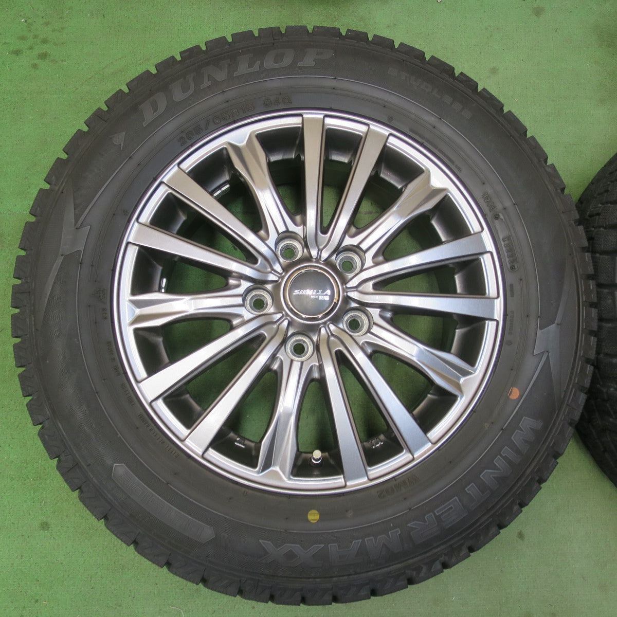 バリ溝！22年！キレイ！9.5分★スタッドレス 205/65R15 ダンロップ ウインターマックス WM02 SIBILLA NEXT W5 シビラ 15インチ PCD114.3/5H★6030303イス