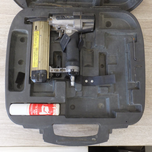 ジャンク★マキタ makita 仕上釘打 AF501　4～8.5kgf/cm2G　使用釘 仕上釘 25～50mm 超仕上釘 35～45mm★