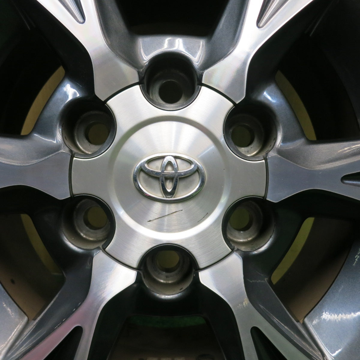 バリ溝！9.5分☆トヨタ 200系 ハイエース 純正 OP 195/80R15 107/105L