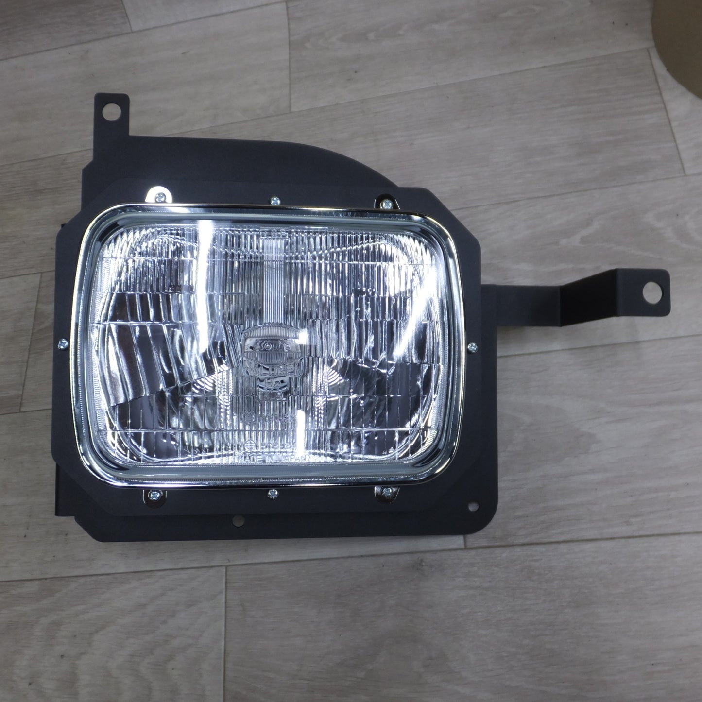 [送料無料] 未使用◆GOODSPEED VANLIFE ハイエース 4型以降 ヘッド ライト ランプ キット 角目 マットブラック 社外品◆