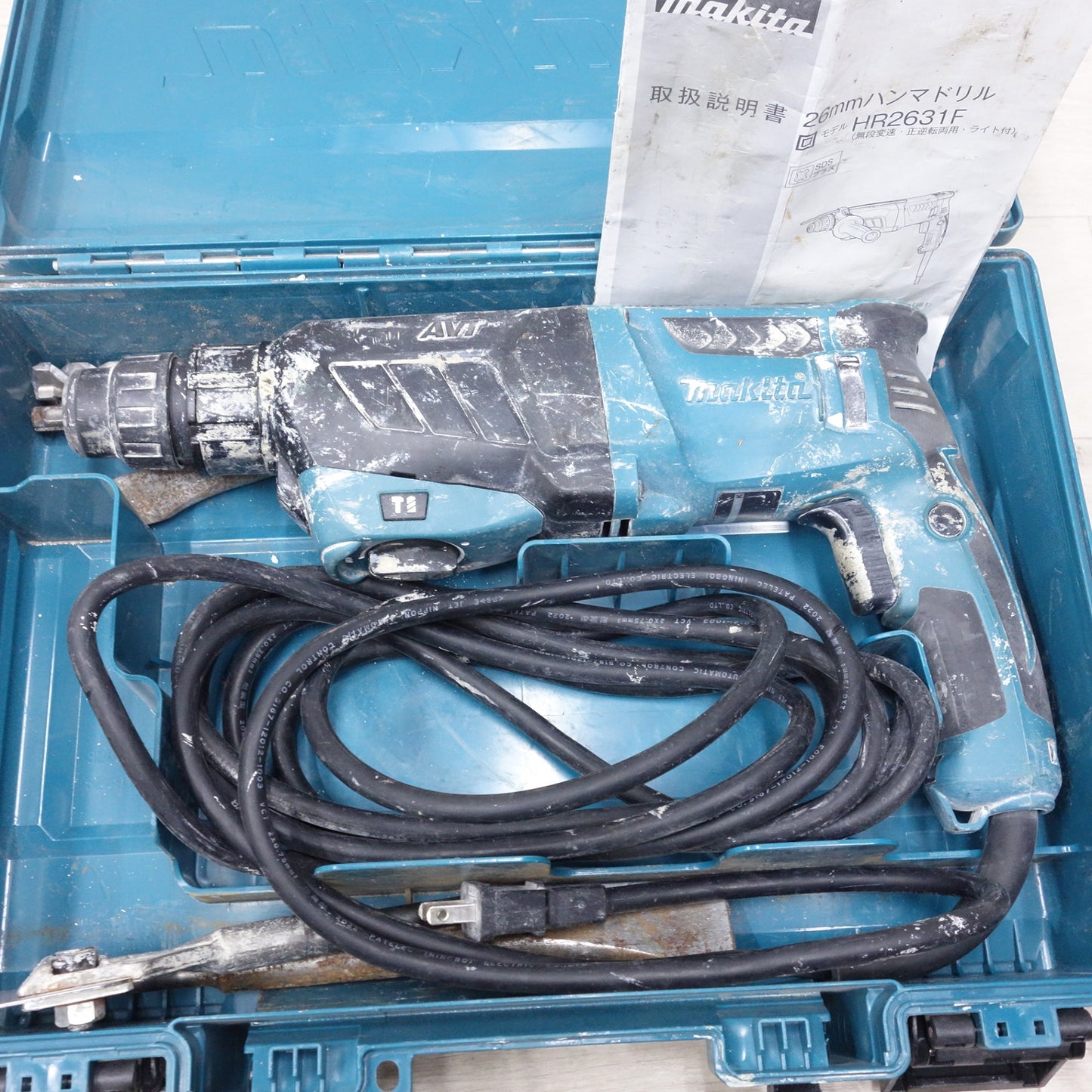 [送料無料] 付属品付き◆マキタ 26mm 電動 ハンマ ドリル HR2631F 100V ケース付き ハンマードリル  穴あけ 電動 工具◆