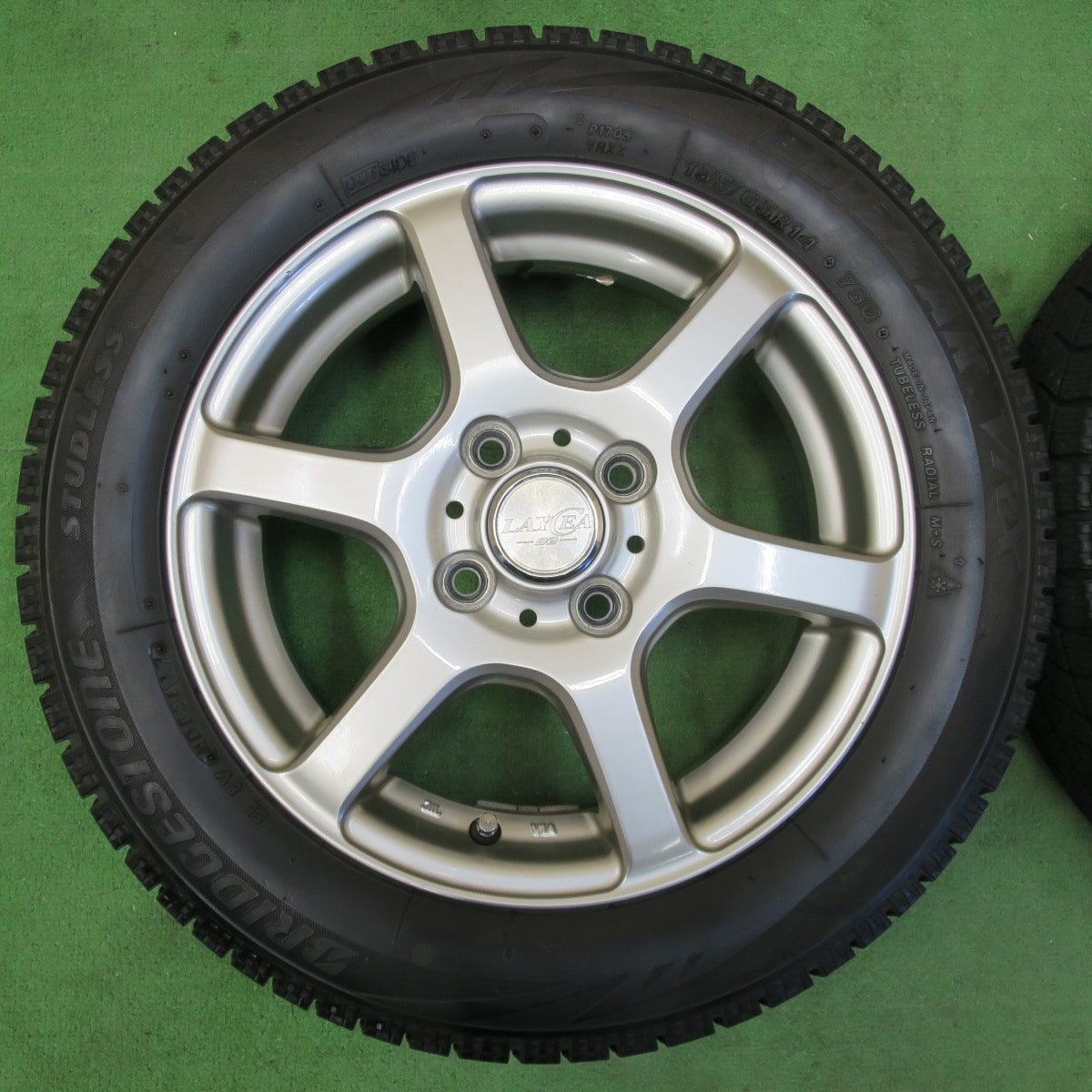 [送料無料] キレイ★スタッドレス 155/65R14 ブリヂストン ブリザック VRX LAYCEA 02 レイシア 14インチ PCD100/4H★4103007イス