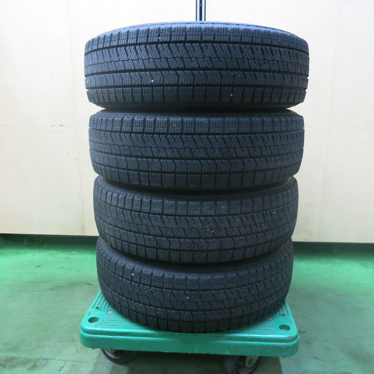 バリ溝！キレイ！9分★スタッドレス 185/65R15 ブリヂストン ブリザック VRX2 ravrion RS01 ラブリオン 15インチ PCD100/4H★5123004SKス