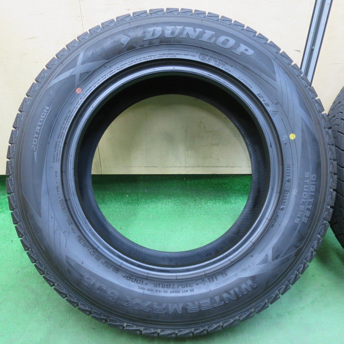 バリ溝！21年！9.5分！2本★スタッドレス 215/70R16 ダンロップ ウインターマックス SJ8 SJ8+ タイヤ 16インチ アウトランダー デリカD5 RAV4 等★5022111イスタ